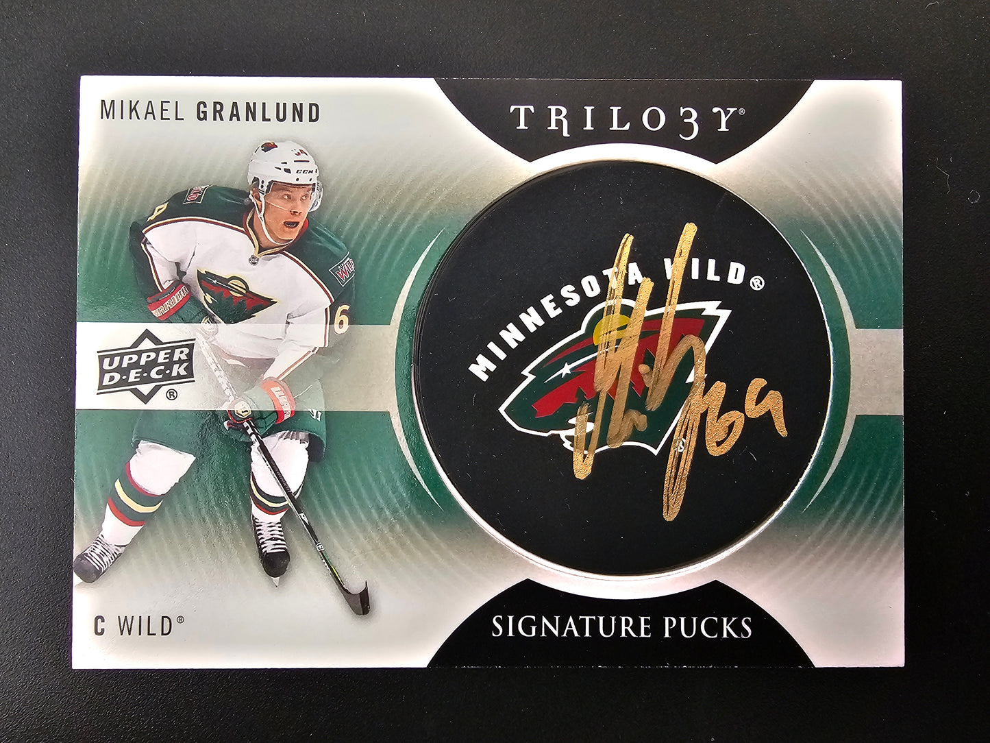 2013-14 Upper Deck Trilogy - Signature Pucks - Mikael Granlund #SP-GR RY