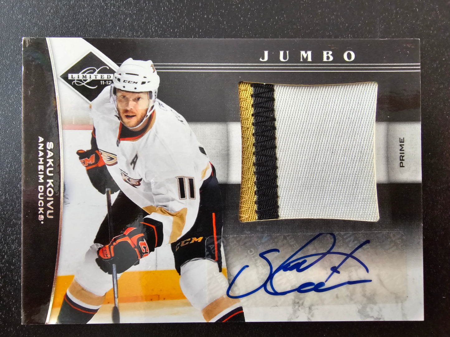 2011-12 Panini Limited - Jumbo Materials - Patch Signatures - Saku Koivu #9 /10