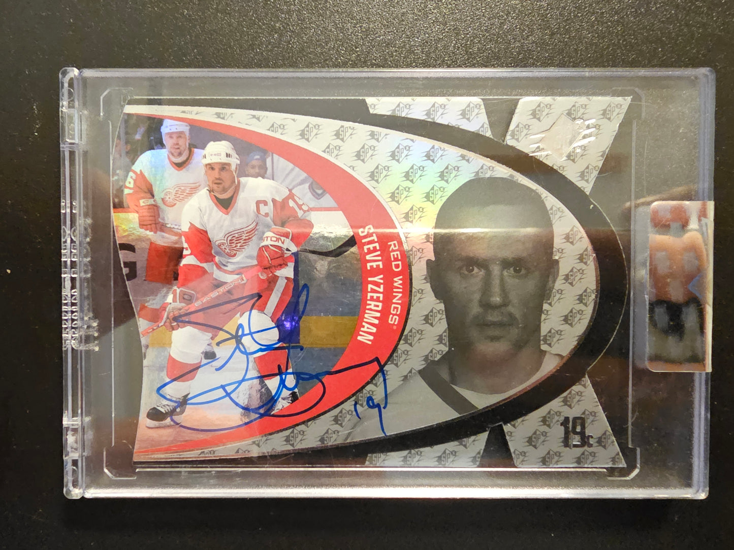 2022-23 Upper Deck Clear Cut - Signature Vintage Views - Steve Yzerman #SVV-SY