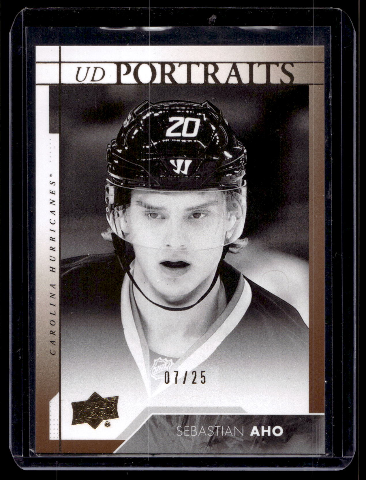 2017-18 Upper Deck - Portraits Gold - Sebastian Aho #P-35 /25