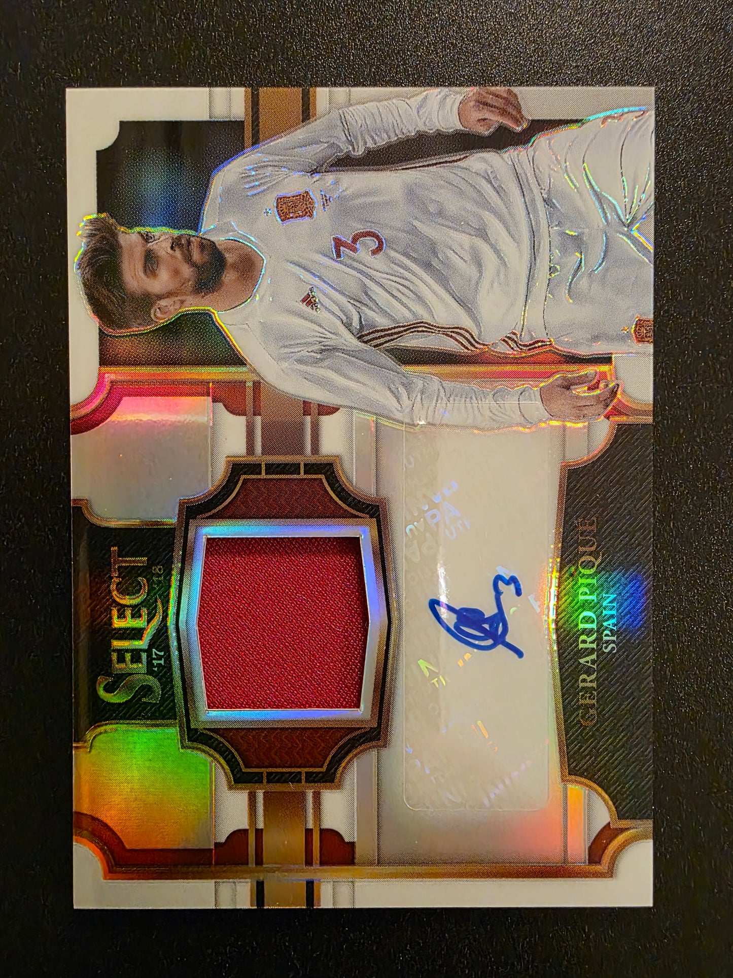 2017-18 Panini Select - Jersey Autographs - White Prizm - Gerard Pique #JA-GP /30
