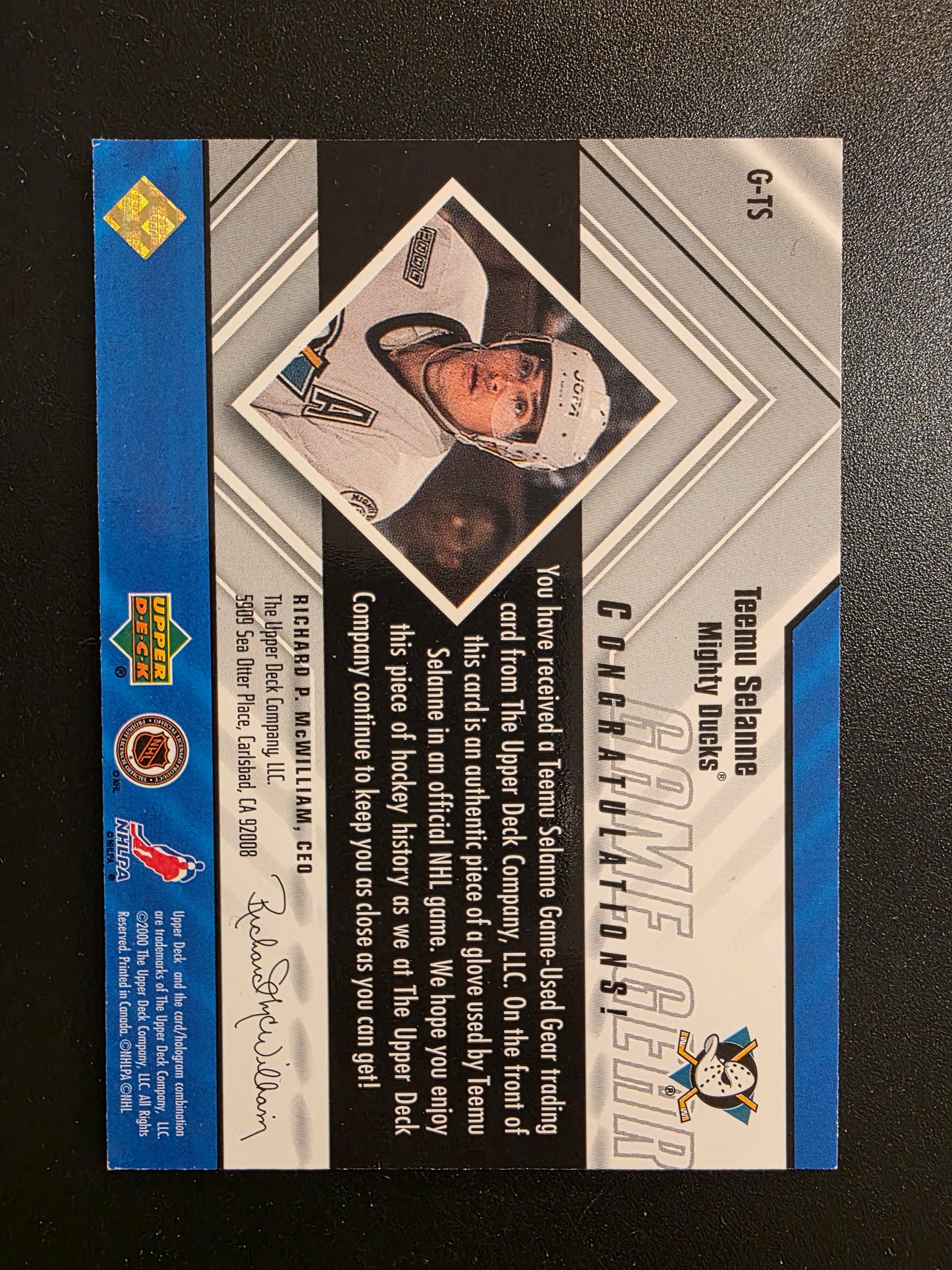2000-01 Upper Deck Black Diamond - Game Gear - Glove - Teemu Selanne #G-TS