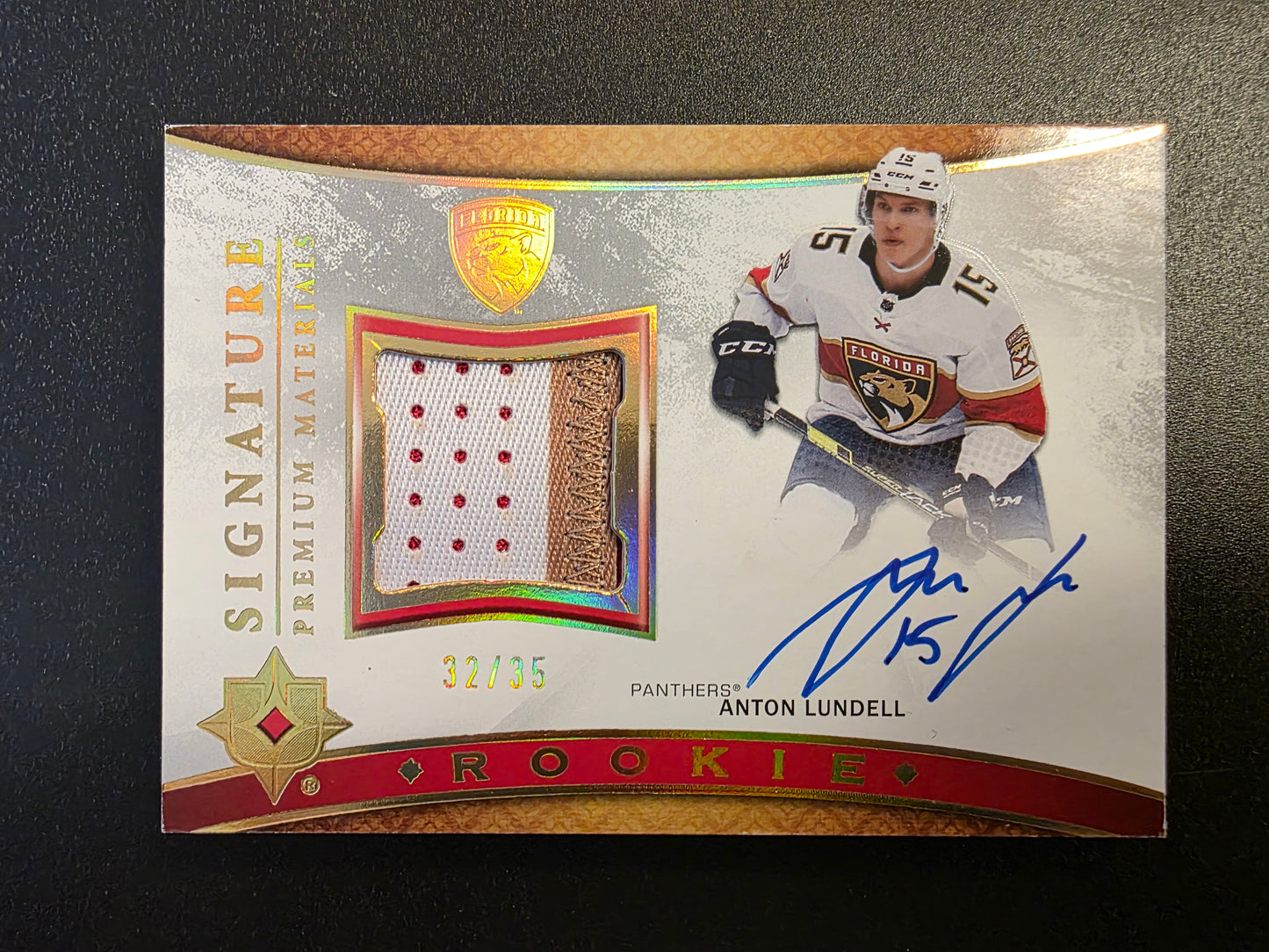 2021-22 Upper Deck Ultimate Collection - Rookie Signature Premium Materials - Anton Lundell #RSP-AL /35 RY