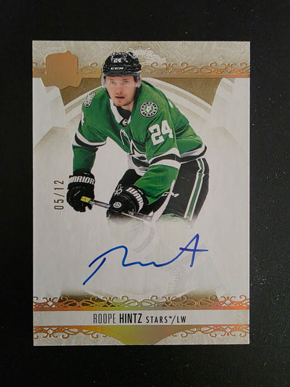2022-23 Upper Deck The Cup - Gold Spectrum Foil Autographs - Roope Hintz #34 /12