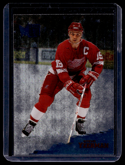 1995-96 Fleer Metal - Steve Yzerman #51