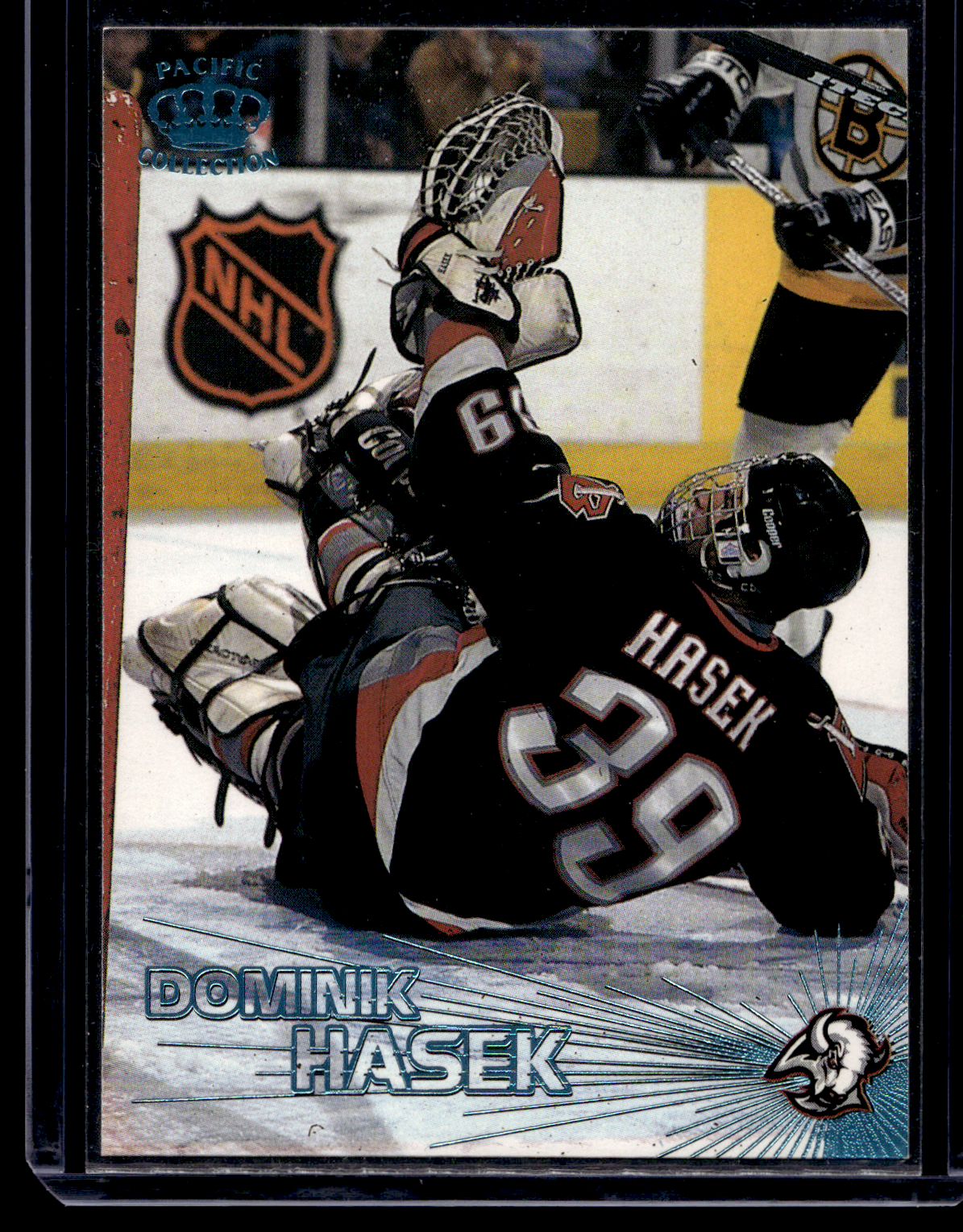 1997-98 Pacific Crown Collection - Ice Blue - Dominik Hasek #39